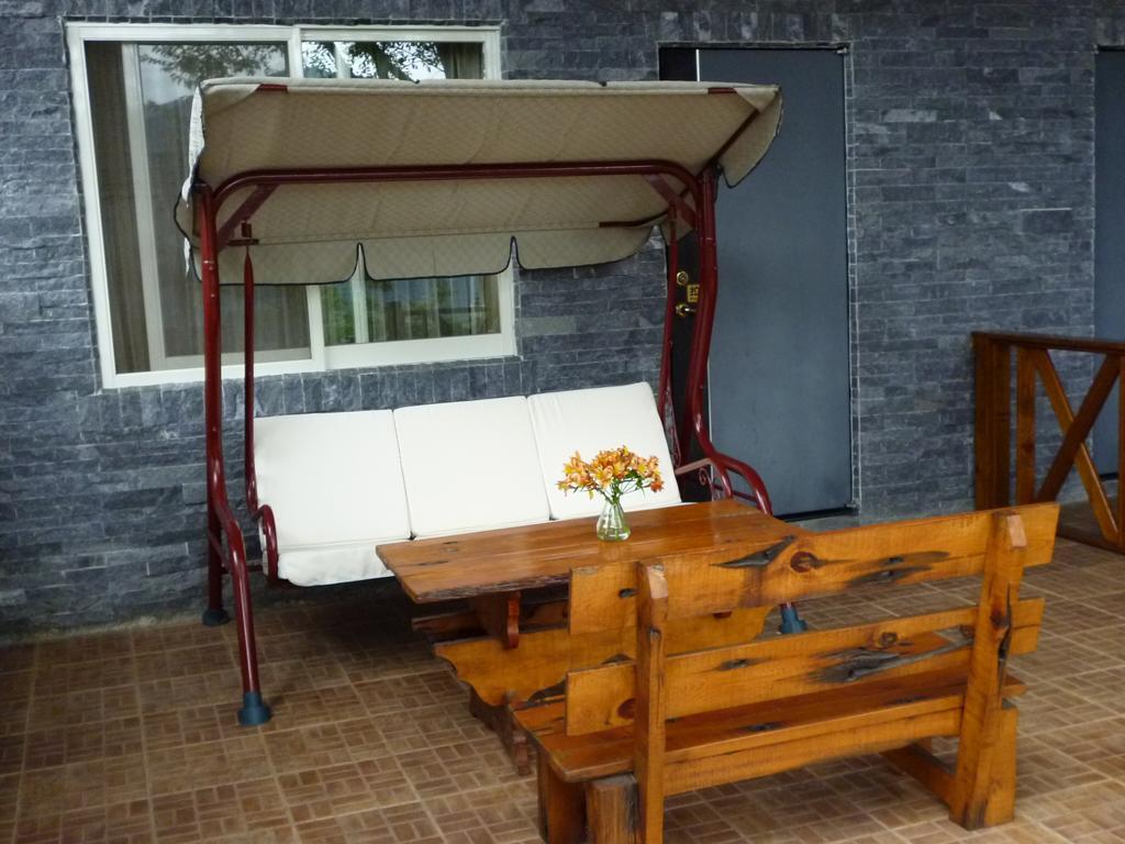 Spring Garden B&B Женай Екстер'єр фото